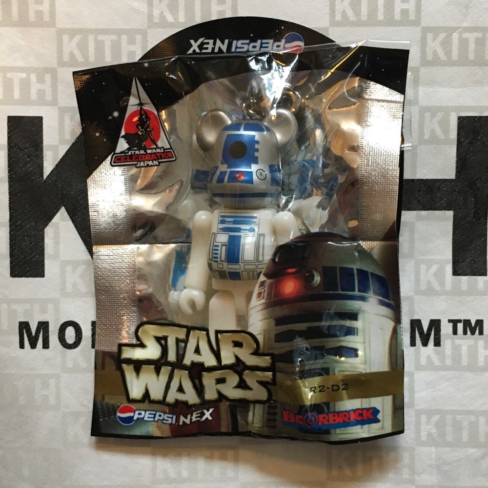 Bearbrick x Pepsi nex starwars 70% Keychain